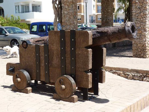 cannon, Nerja